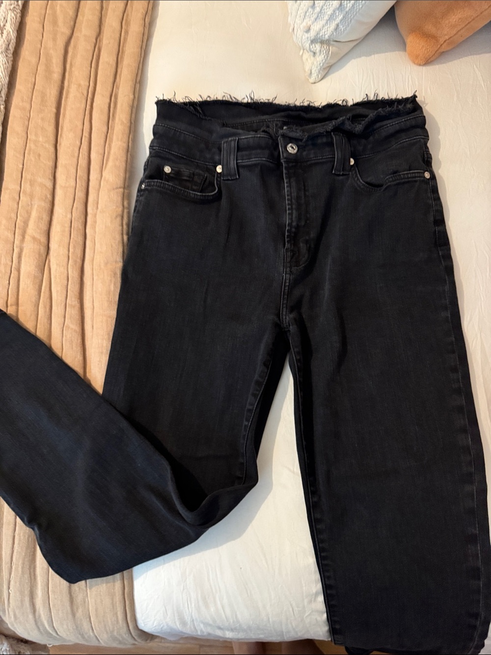 Women's Black High-Waist Jeans